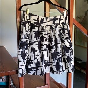 Beautiful skirt with great pockets, like new/1